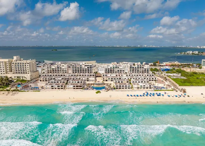 Sparkling Ocean View In Cancun